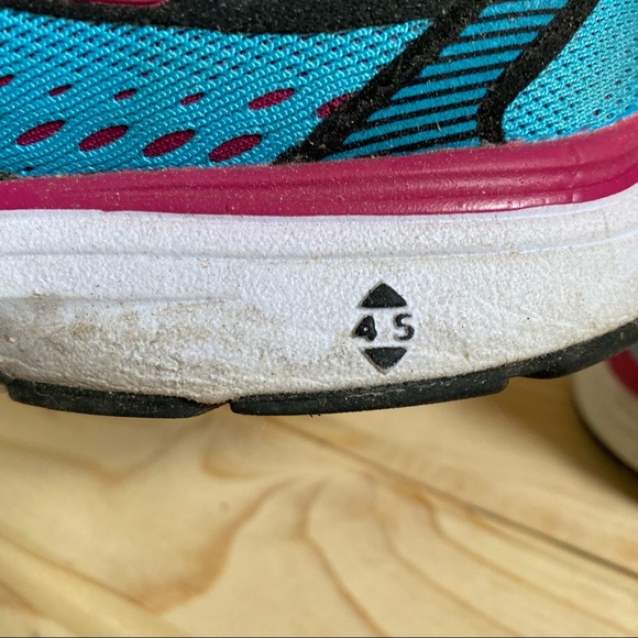 NEWTON RUNNING • Kismet running shoes - Size 9 - Picture 13 of 15